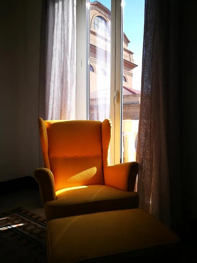 *** Affittacamere All'Ombra del Massimo Palermo Italia